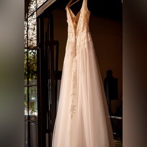 Ivory wedding dress